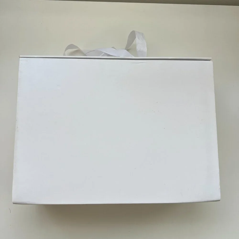 Empty Chanel Box with handles and dustbag - Picture 8 of 13